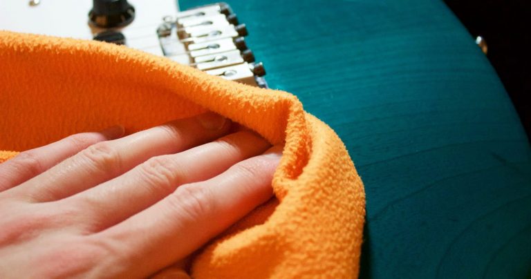 blog-main-img-how-to-clean-your-guitar